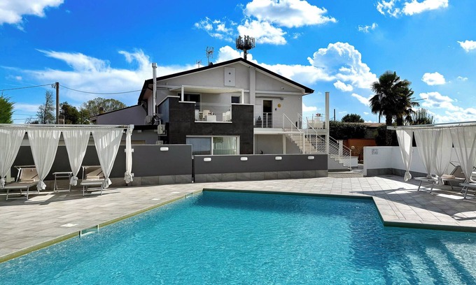 Casalserugo Apartment | Country Villa Appar. with POOL, A/C,WIFI,BBQ,PRIVATE PARKeTRACE 13sq.m.