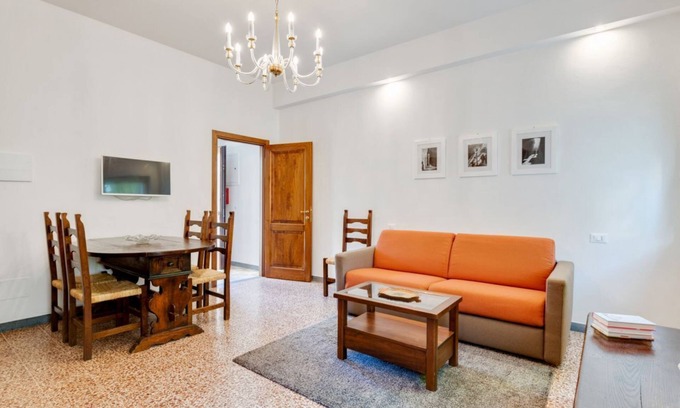 Isolotto Apartment | Cozy 50 sqm apartment, able to accommodate up to 5 people, located on the ground floor (1 low step to access to it) of a farmhouse surrounded by greenery, a short distance from the center of Florence. The property is located a few meters from the Arno Ri