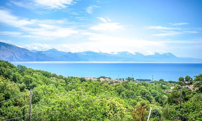 Policastro Bussentino Apartment | Cozy apartment on Campania's beautiful west coast.