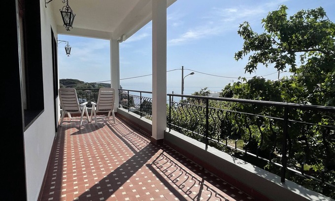Albisola Superiore House | Flower villa in Capo Torre of Albisola, sea view, in the verrde and flowers