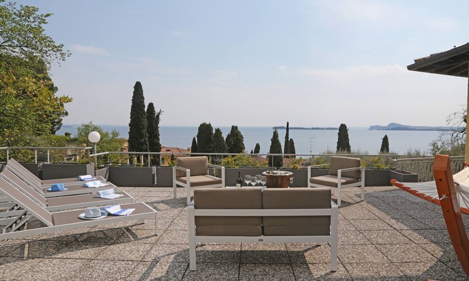 Gardone Riviera Apartment | Ground Floor Apartment - Villa Elvira