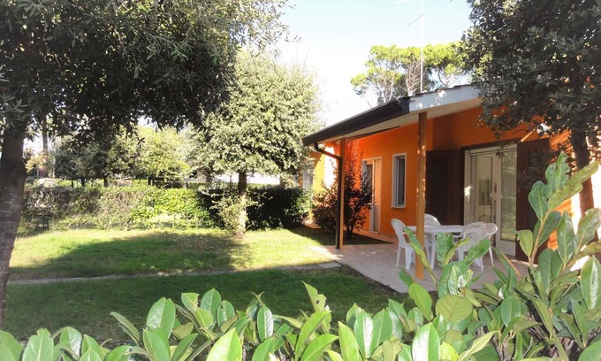 Bibione Pineda Apartment | Holiday apartment Townhouse near the sea with large fenced garden
