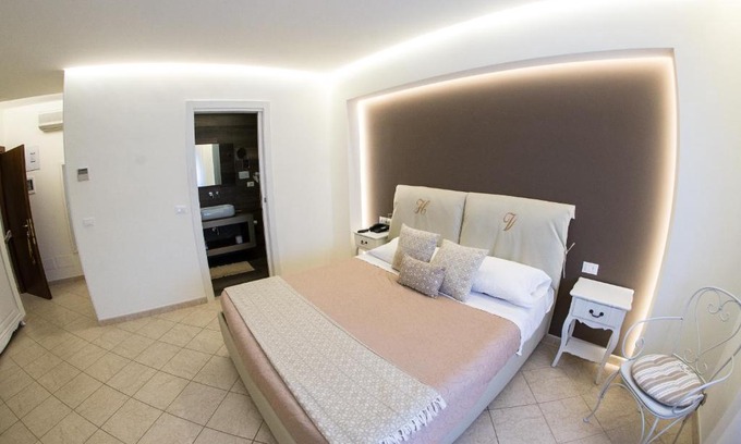 Torre Santa Sabina Hotel | Hotel Victoria