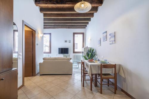 Vicenza Apartment | i-HOMES Pigafetta Apartment