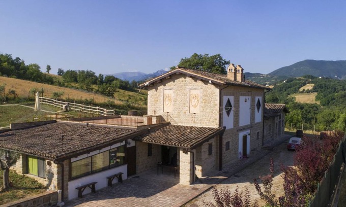 Camporotondo di Fiastrone House | 200 m² House ∙ 6 bedrooms ∙ 14 guests