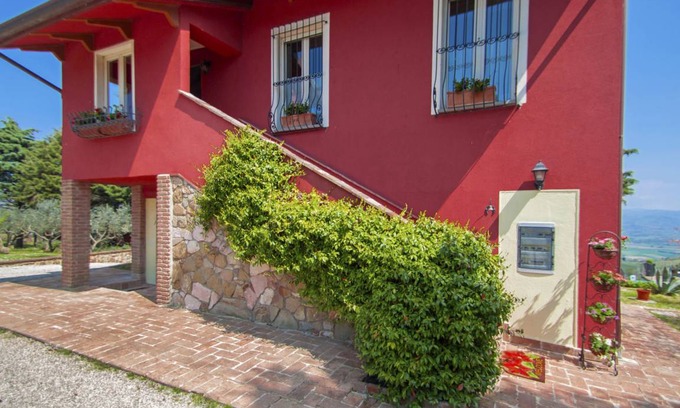 Cantalupo Apartment | La Letizia with 4 bedrooms and 3 bathrooms