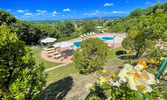 Montefiascone Villa | LAKE VIEW-BOLSENA. EXCEPTIONAL VILLA. POOL/JACUZZI. SLPS 24. EXCLUSIVELY YOURS!