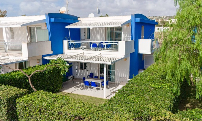 Marina di Ragusa House | Levante, Holiday Home 100 metres from the sandy beach and near the centre