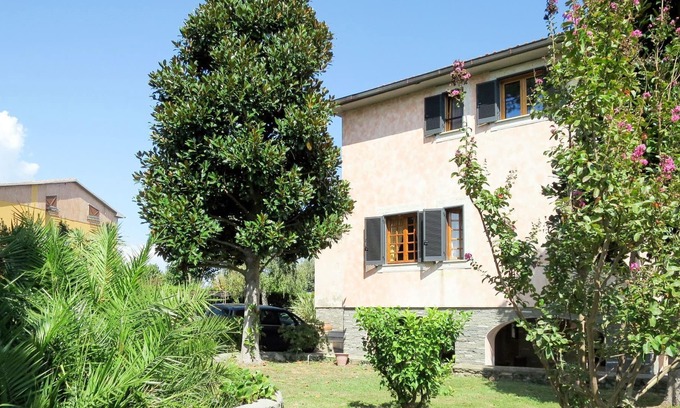 Marta Apartment | Lovely apartment for 6 guests with WIFI, A/C, TV, patio and parking