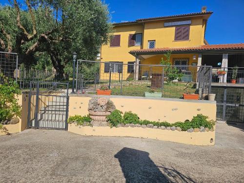 Monterosi Bed & Breakfast | mariposa