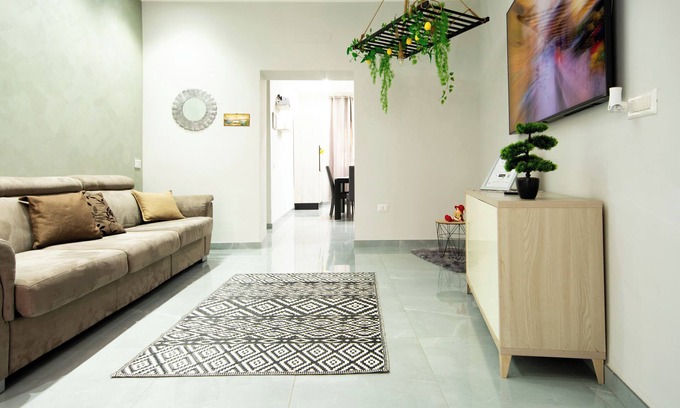 Naples Apartment | Modern and air-conditioned * 1 floor.