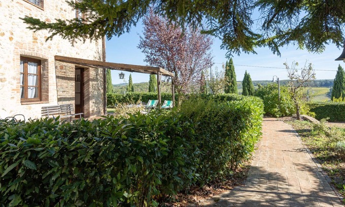 Ponte di Gabbiano Apartment | Nice apartment for 5 people with A/C, WIFI, pool, TV and pets allowed, close to Siena