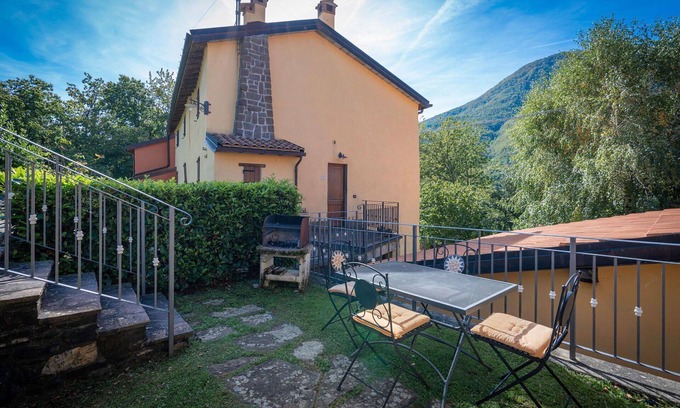 Cutigliano Apartment | Nice apartment for 4 people with WIFI, pool, TV and pets allowed