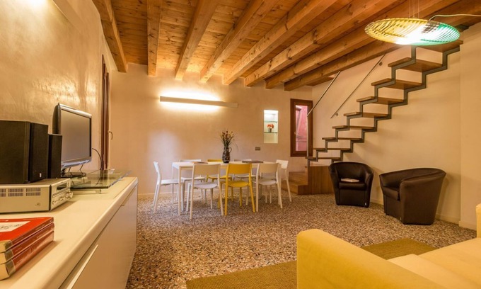 San Polo Apartment | RIALTO MERCATO A FAMILY IN VENICE LIKE AT HOME