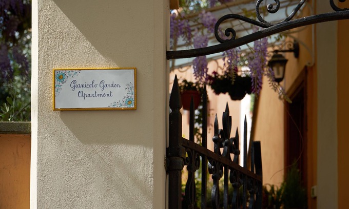 Gianicolense Apartment | ROME: GIANICOLO GARDEN romantic near Trastevere, St. Peter's, historic center