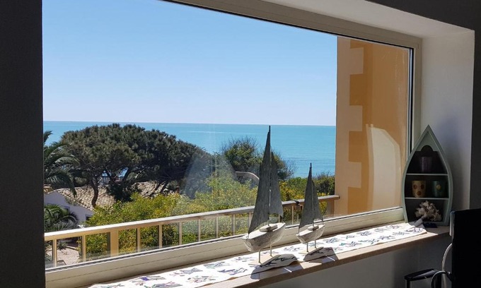 Caucana-finaiti-casuzze-finaiti Nord Apartment | Sitting on the beach