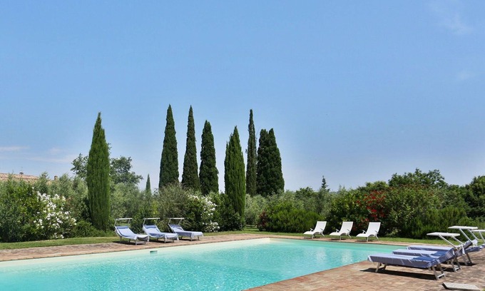 Argiano Villa | Stunning private villa for 10 people with WIFI, private pool, A/C, TV and patio