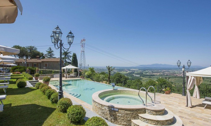 Giugnano Villa | Stunning villa for 4 guests with A/C, WIFI, pool, TV and panoramic view