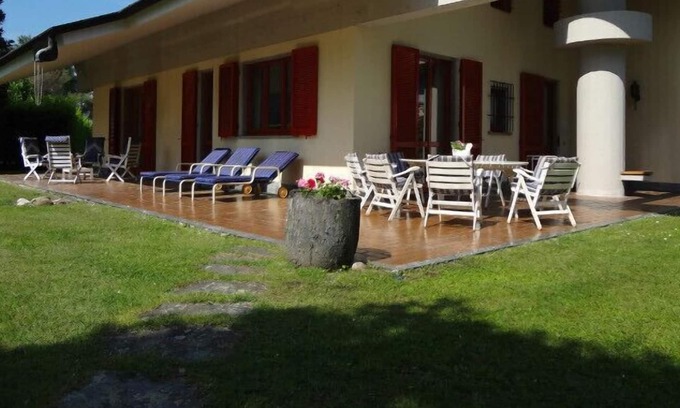 Lesa Villa | The Home of the rising Sun Park Darsena, Lesa, Italy