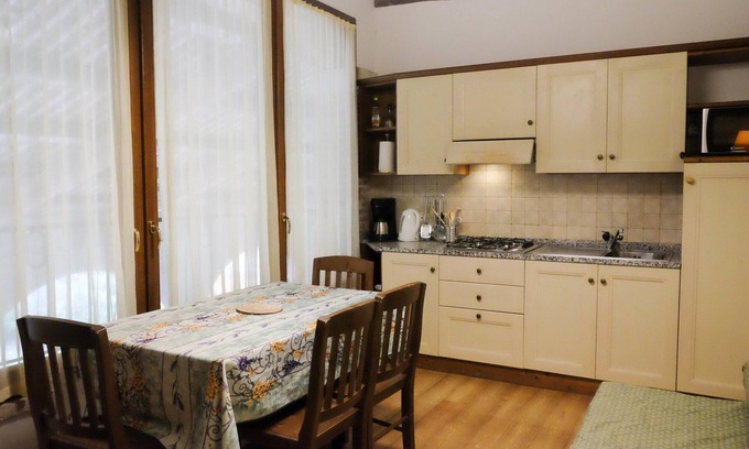 Longare Apartment | Tigli apartment with two bedrooms and one bathroom on the second floor with 4 metre glass window (apartment 6)