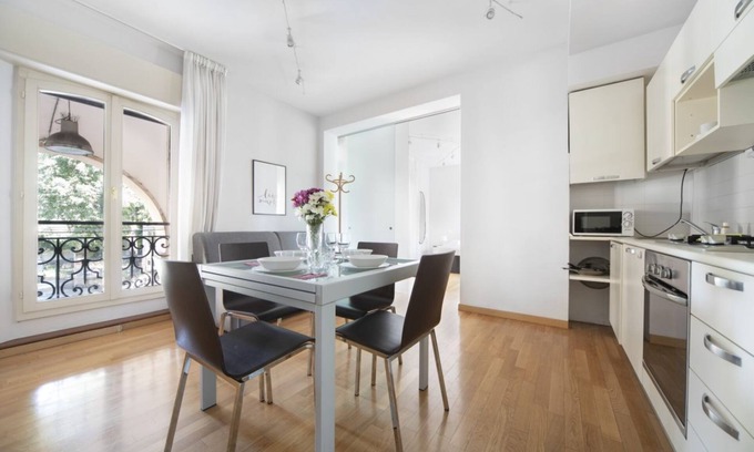 Historic Center Apartment | UR-NEST Marconi 1, modern studio apartment in the city center