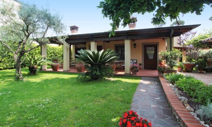 Forte dei Marmi House | Vacation home Mario by Interhome