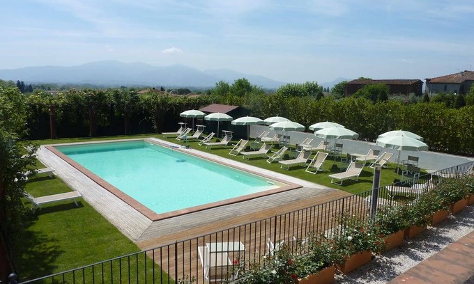 Capannori Villa | Villa ∙ 16 bedrooms ∙ 32 guests