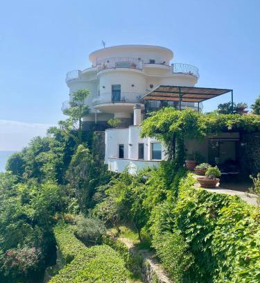 Caminia Villa | Villa Alcado