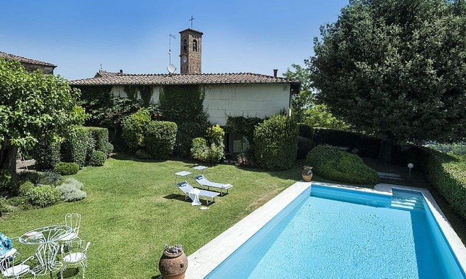 Montalcinello Villa | Villa Montalcinello in Siena, private pool