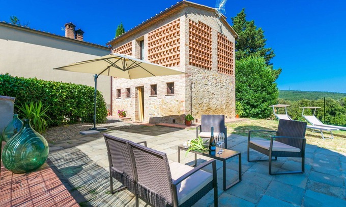 Castel San Gimignano House | Wonderful private villa for 4 guests with WIFI, A/C, TV, patio and panoramic view
