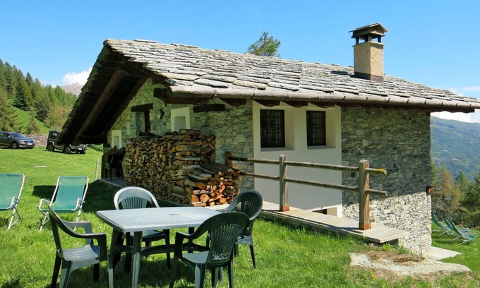 Sampeyre House | Wonderful private villa for 9 guests with TV and patio