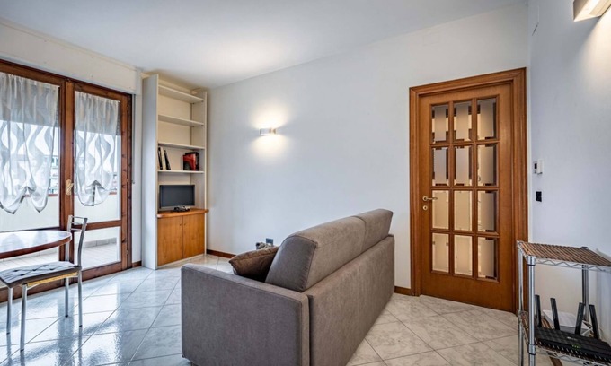 Isolotto Apartment | YiD quite apt Leopolda with parking
