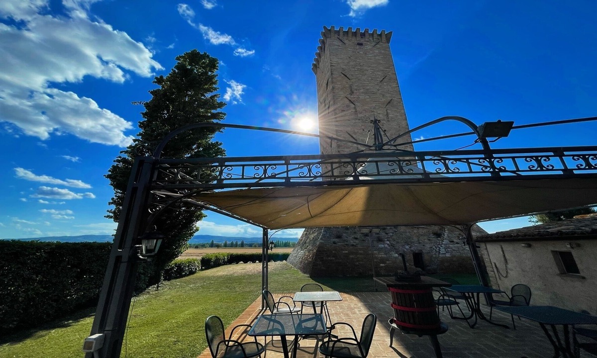 Limiti Villa | Spello By The Pool - Sleeps 11, Italy - Large Private Pool - Aircon - Wifi