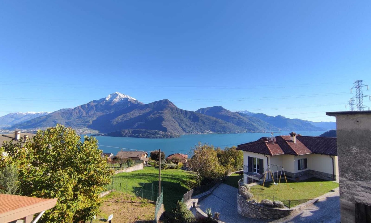 Stazzona Apartment | Casa Vacanze "window on the Lake"
