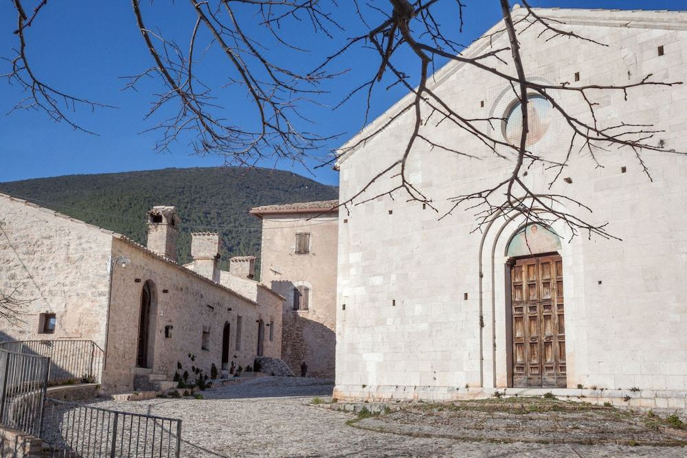 Photo of Buildings in Campello sul Clitunno