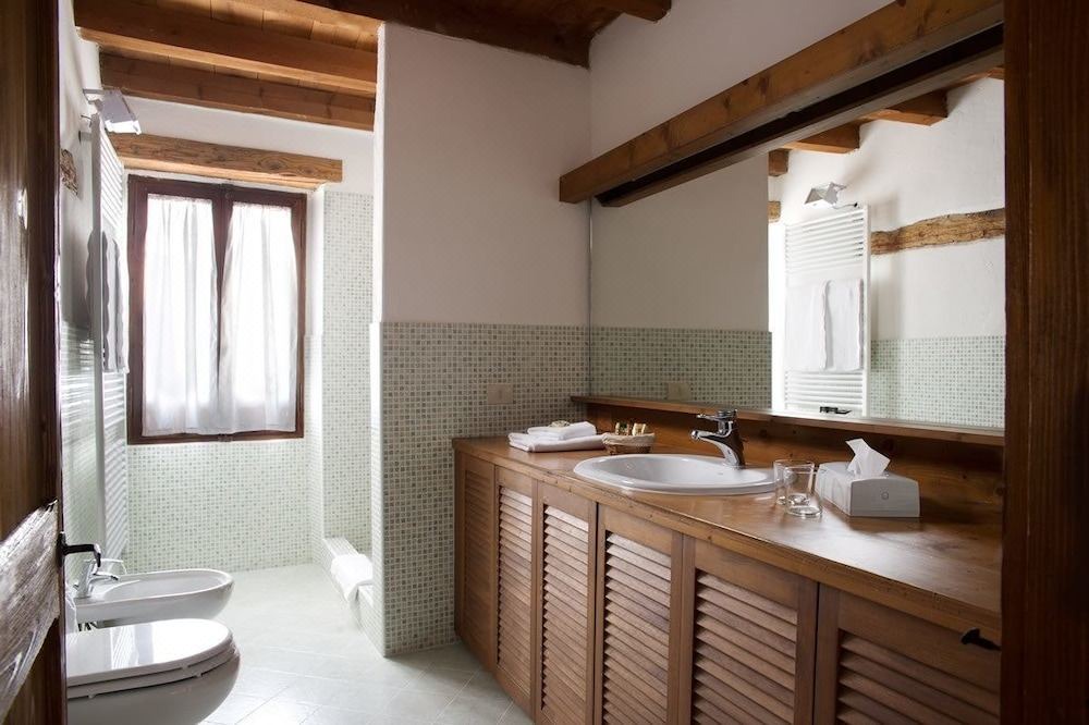 Photo of Bathroom in San Zeno