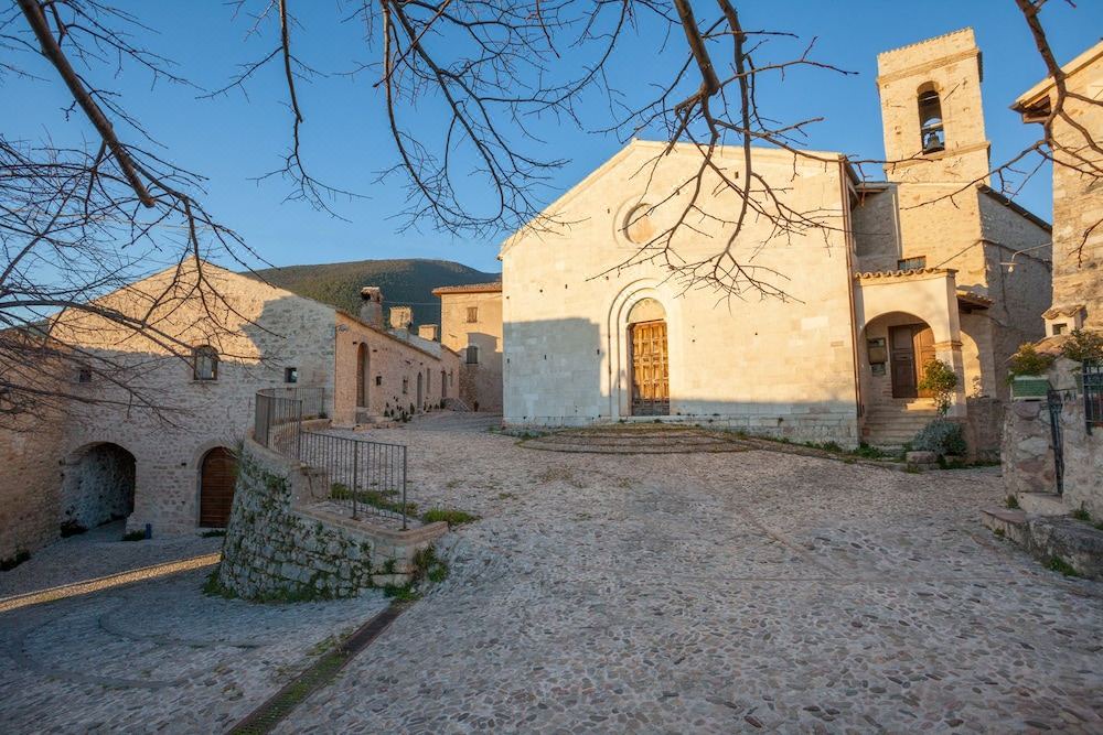 Photo of Buildings in Campello sul Clitunno