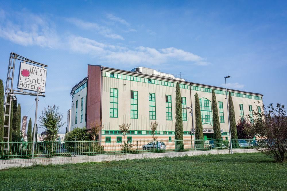 Photo of Buildings in Dossobuono