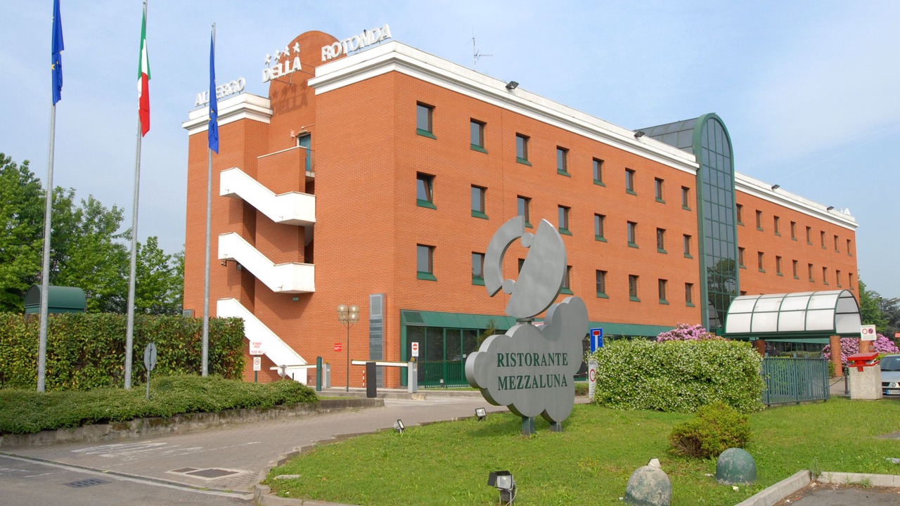 Photo of Buildings in Saronno