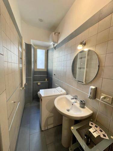 Photo of Bathroom in Rione XVI Ludovisi