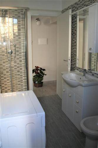 Photo of Bathroom in Tivoli