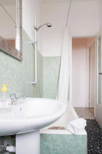 Photo of Bathroom in Gorla