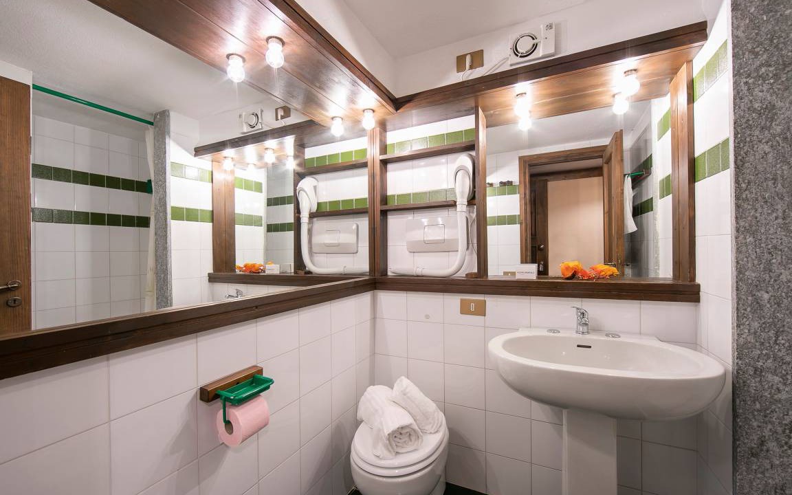 Photo of Bathroom in Grangesises
