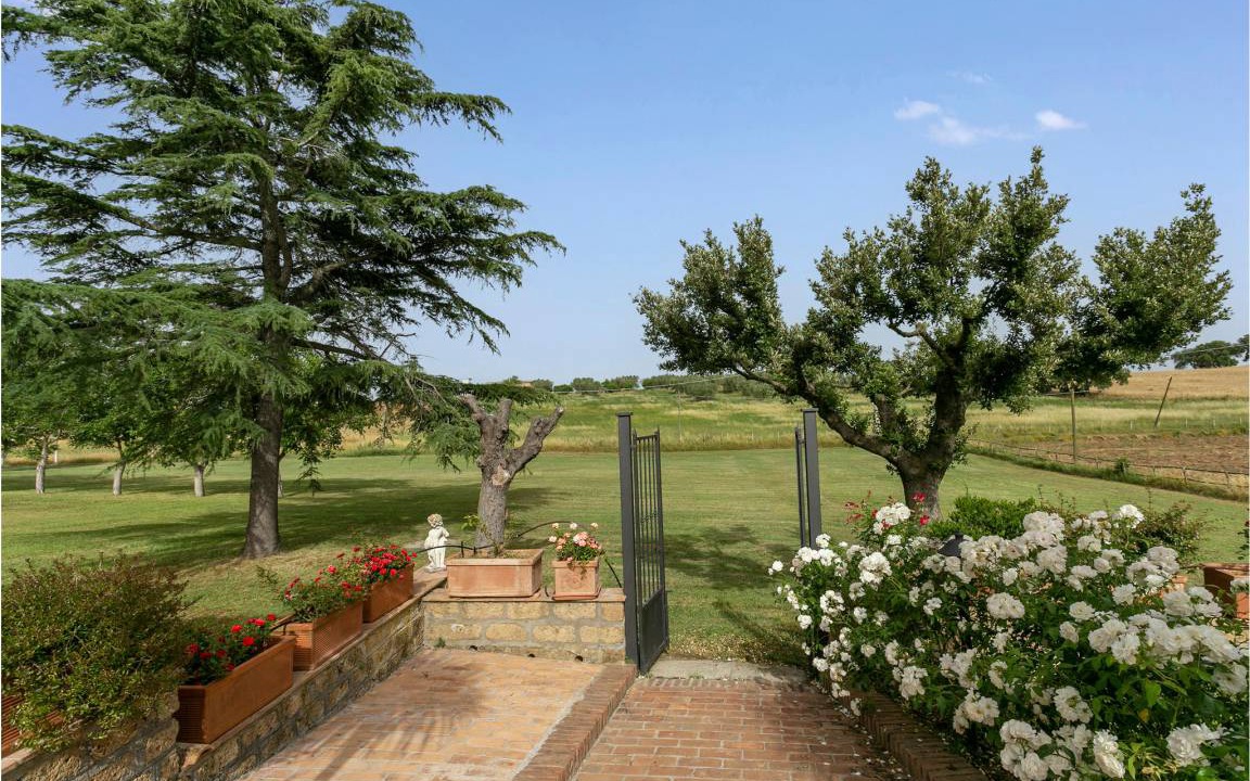 Photo of Others in Tuscania
