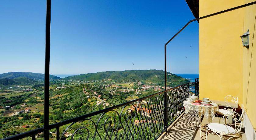 Photo of Patio Balcony in Castellabate Historic Centre