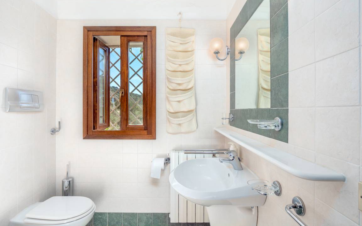 Photo of Bathroom in Tiriddo