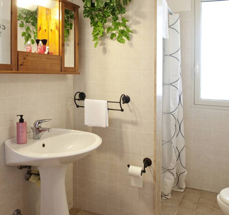 Photo of Bathroom in Caucana-finaiti-casuzze-finaiti Nord