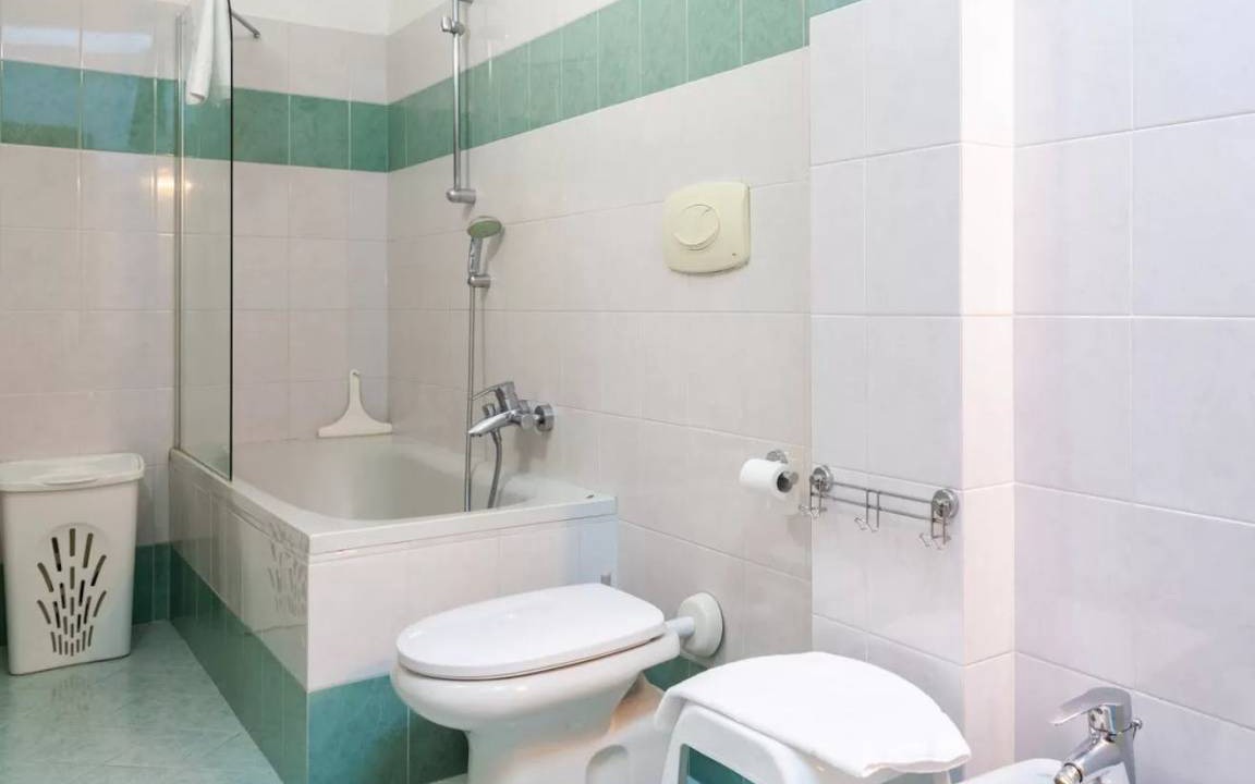 Photo of Bathroom in Gorla