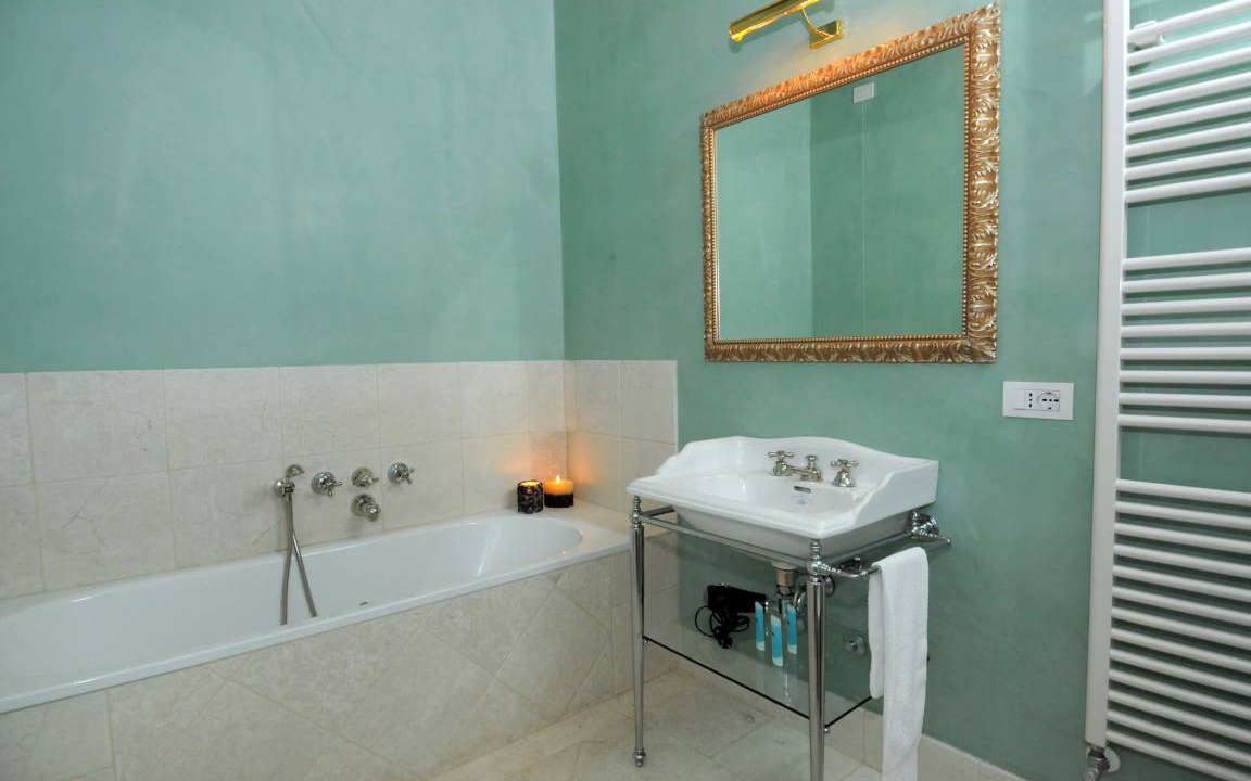 Photo of Bathroom in Dorsoduro