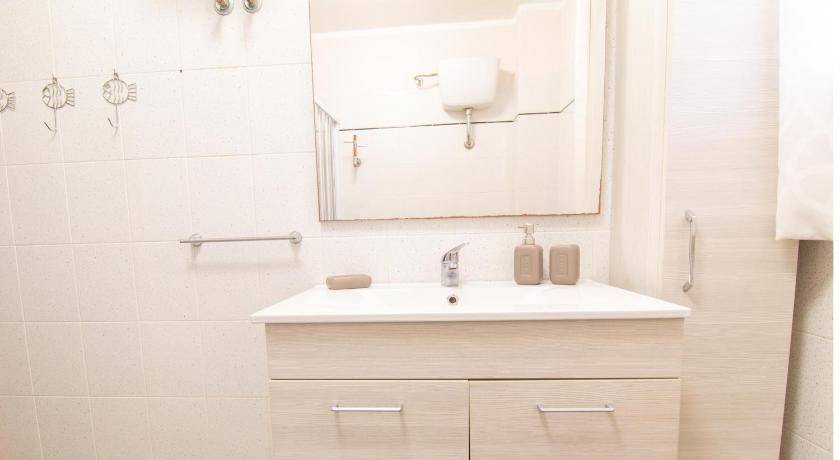 Photo of Bathroom in Funtana Meiga